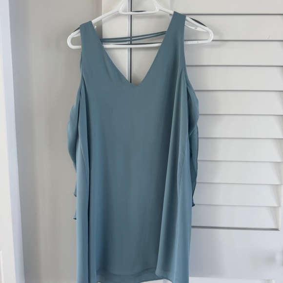 Dresses - Picture 8 of 10